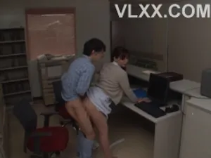 Chồng yêu quá yếu không thể đưa vợ yêu lên đỉnh… nhưng bố Người chồng thì khác