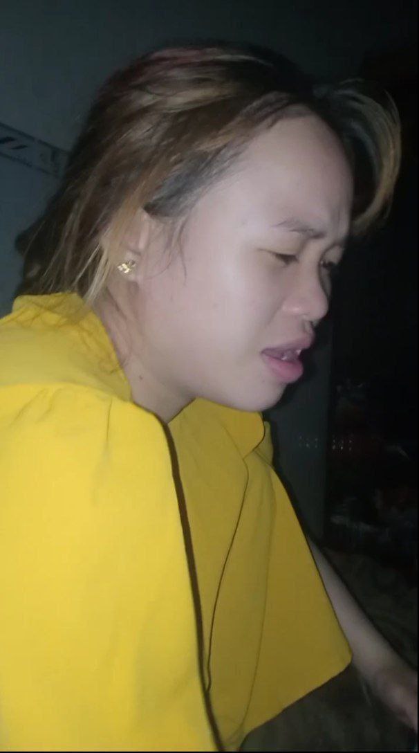vú to khoe